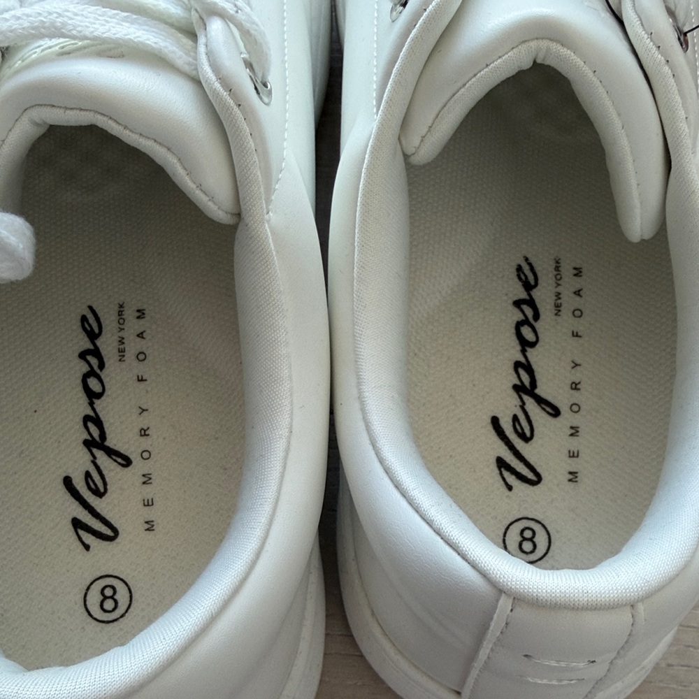 Vepose Women's Classic White Sneakers - Picture 7 of 8